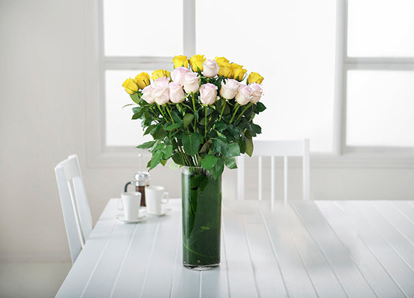 Mixed Light Pink and Yellow Roses Gift Box with Vase (ROA204)