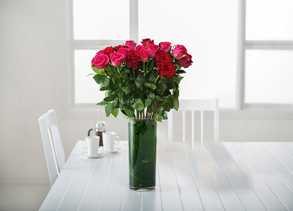 Mixed Red and Bright Pink Roses Gift Box with Vase (ROA197)