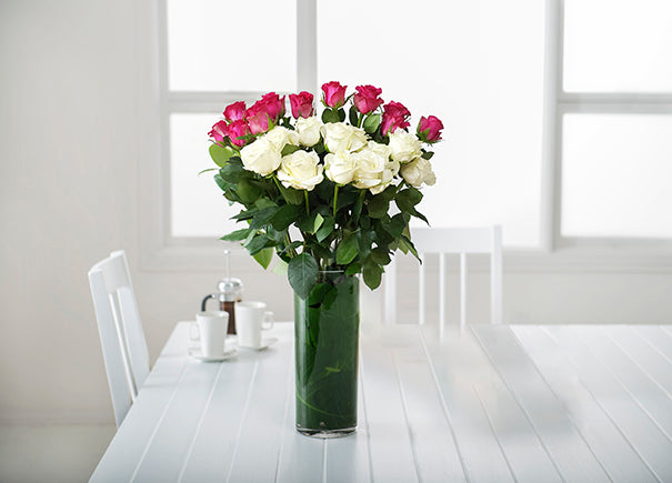 Mixed White and Bright Pink Roses Gift Box with Vase (ROA192)