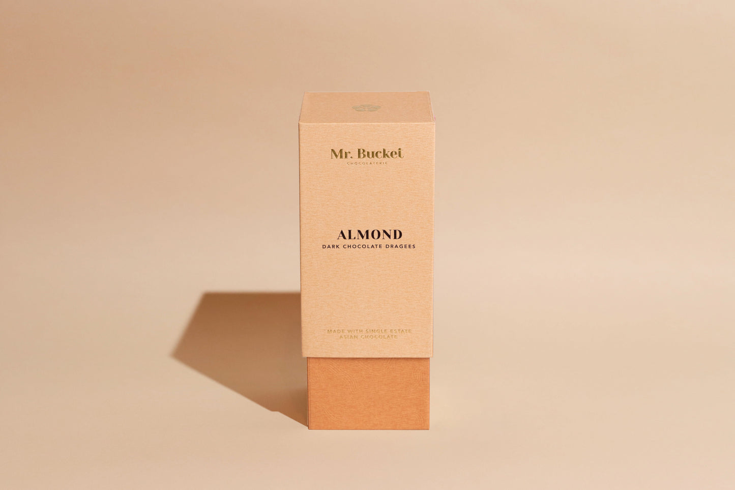 Light Pink Roses with Mr Bucket Almond Dark Chocolate Dragee (ROA326)