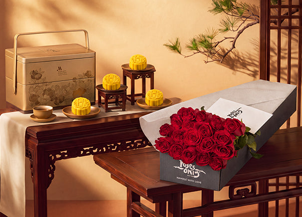 Red Rose Signature Gift Box x Marriott Singapore Mao Shan Wang Durian Premium Snowskin Mooncakes 8pcs Gift Set
