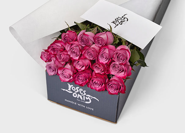 Mauve Two-Toned Roses Gift Box 18 (ROA05-018)