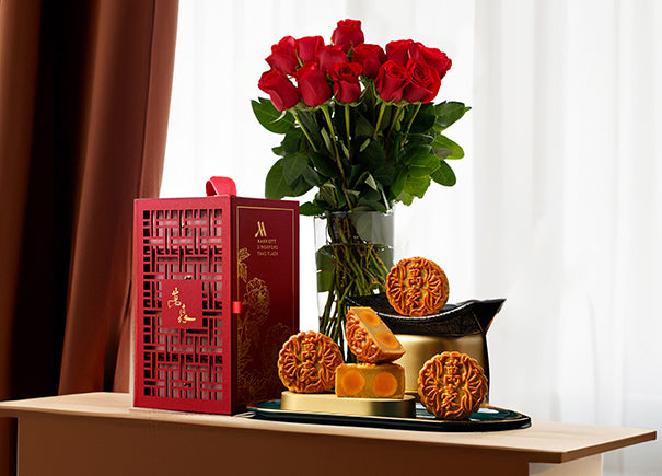 Red Rose Gift Box 12 & Marriott Mooncakes (ROA176-012)