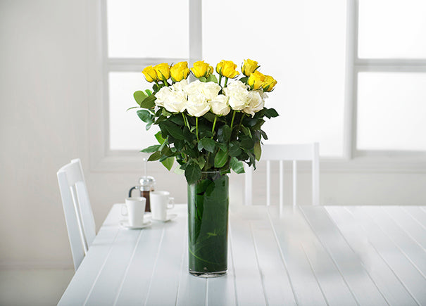 Mixed White And Yellow Roses Gift Box with Vase (ROA191)
