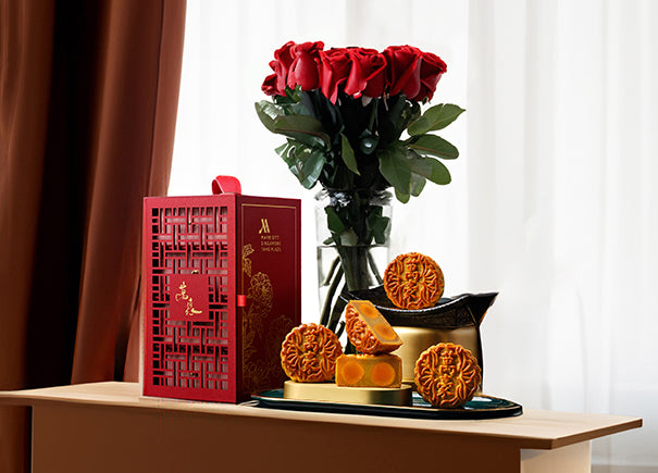 Red Rose Gift Box 6 & Marriott Mooncakes (ROA176-006)