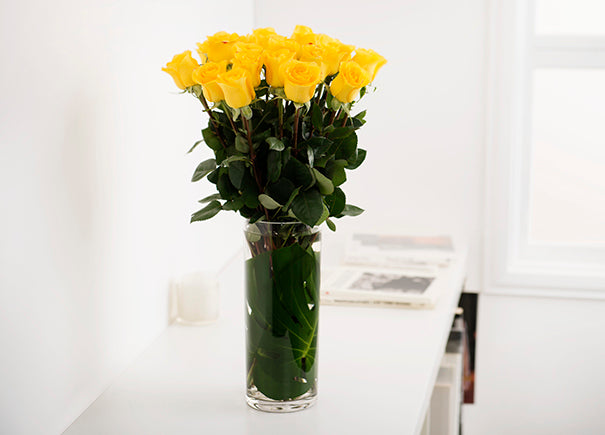 Yellow Roses Gift Box with Vase (ROA185)