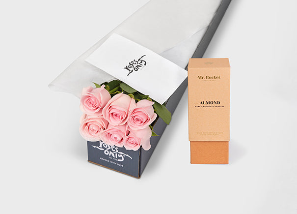Light Pink Roses with Mr Bucket Almond Dark Chocolate Dragee (ROA326)