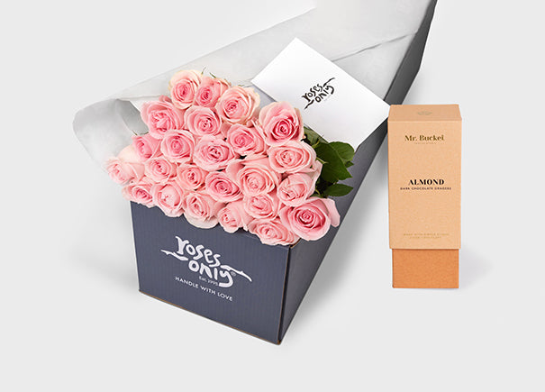 Light Pink Roses with Mr Bucket Almond Dark Chocolate Dragee (ROA326)