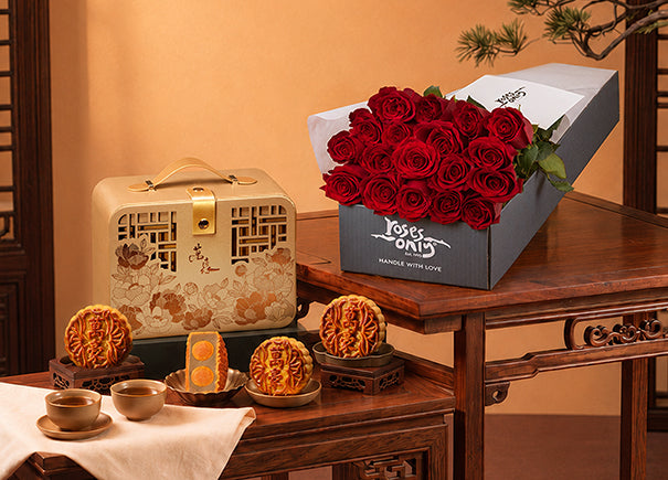 Red Rose Signature Gift Box x Marriott Singapore Assorted Baked Mooncakes 4pcs Gift Set