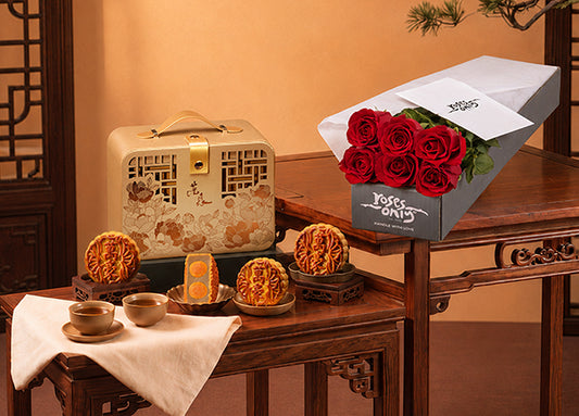 Red Rose Signature Gift Box x Marriott Singapore Assorted Baked Mooncakes 4pcs Gift Set