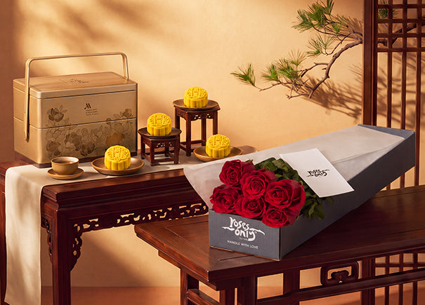 Red Rose Signature Gift Box x Marriott Singapore Mao Shan Wang Durian Premium Snowskin Mooncakes 8pcs Gift Set
