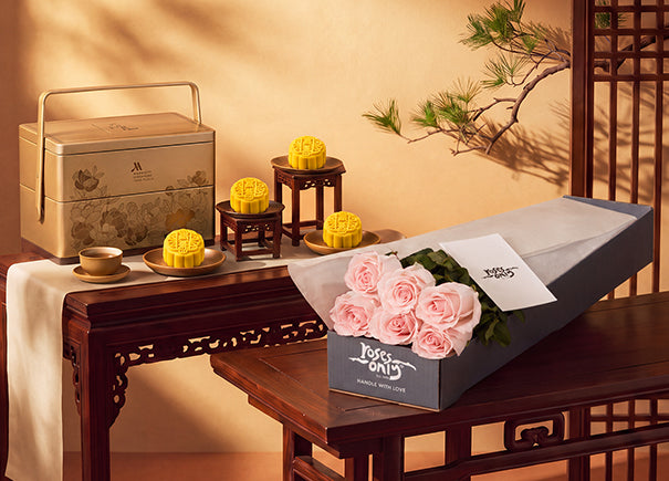 Pink Rose Signature Gift Box x Marriott Singapore Mao Shan Wang Durian Premium Snowskin Mooncakes 8pcs Gift Set