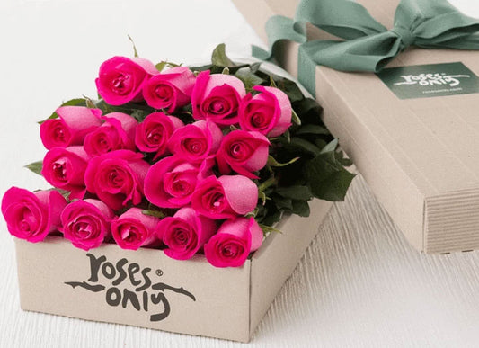 Bright Pink Roses Gift Box 21