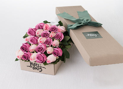 24 Mixed Pink & Mauve Roses Gift Box (ROA10-024)