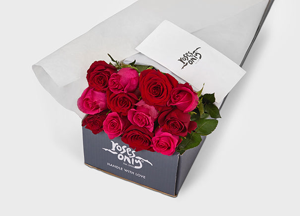 Mixed Red And Bright Pink Roses Gift Box | Roses Only Singapore