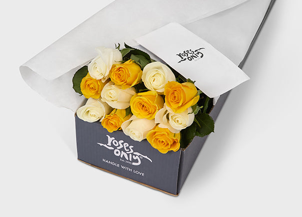 Mixed White And Yellow Roses Gift Box (ROA135)