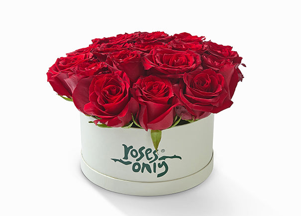 24 Red Roses in a Hat Box (ROA35-024)