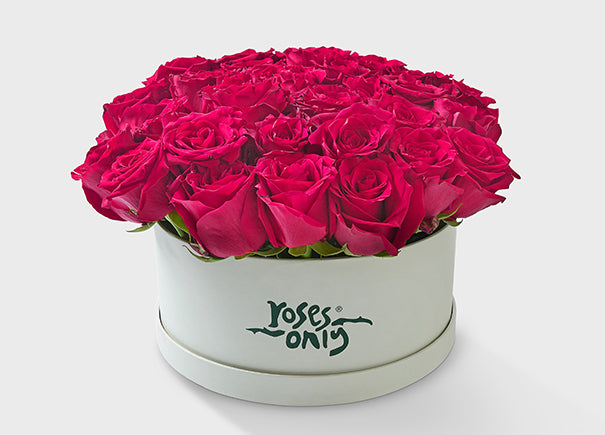 36 Bright Pink Roses in a Hat Box (ROA37-036)