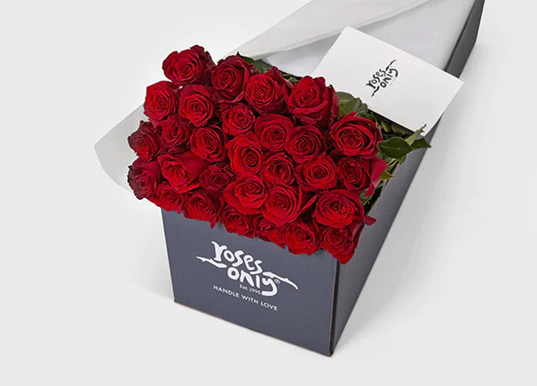 Valentine's Day Red Roses Gift Box 30 (VFROA01-030)