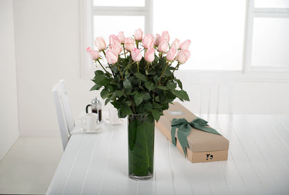 Pink Roses Gift Box with Vase (ROA17)