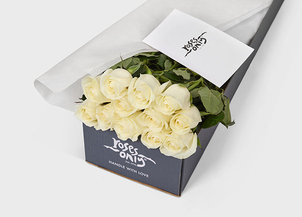 White Roses In Box 12 White Cream Roses Gift Box | Roses Only SG – Roses Only Singapore